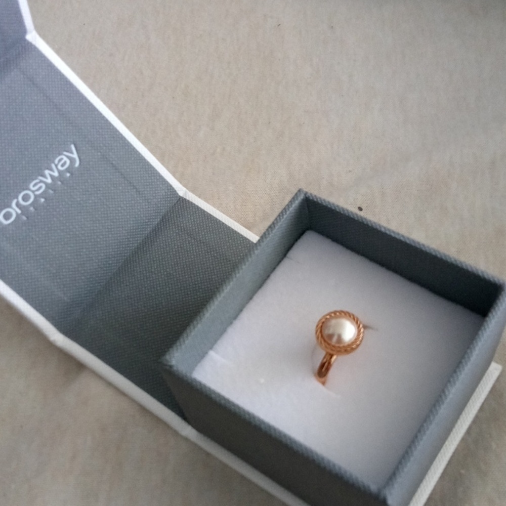 Ring - Picture 4 of 4